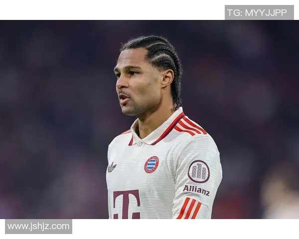 足球明星白人扎小辫的独特风格与赛场魅力揭秘